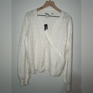 White House Black Market Surplice Long Sleeve Sweater SZ XL White V Neck